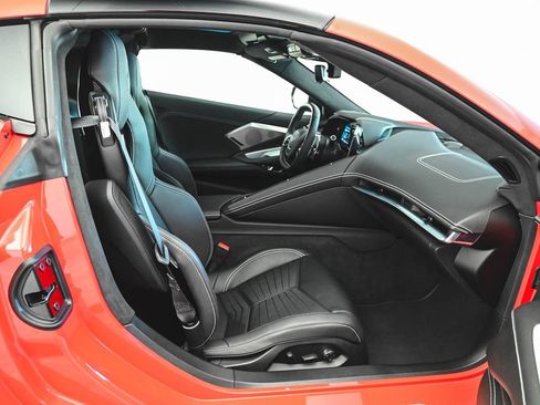 Used 2024 Chevrolet Corvette Stingray Premium Cpe w/ Z51 Performance Package RWD image 29