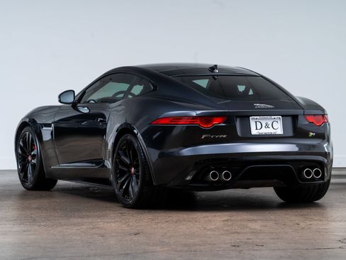 Used 2015 Jaguar F-TYPE R RWD image 5