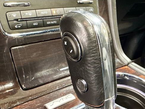 Used 2017 Lincoln Navigator L Reserve image 19