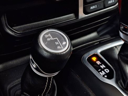 Used 2021 Jeep Gladiator Overland w/ Popular Equipment Package image 24