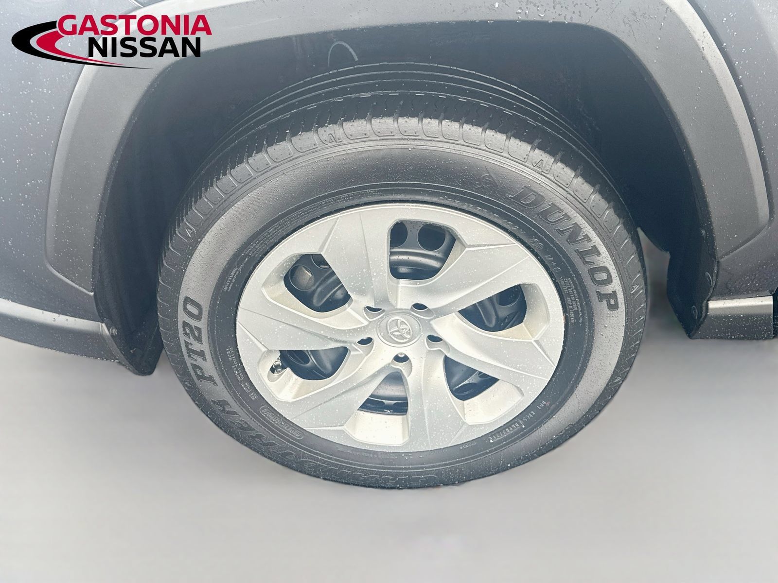 Used 2022 Toyota RAV4 LE AWD/4WD image 40