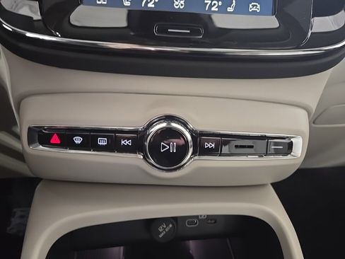 New 2026 Volvo XC40 B5 Ultra w/ Climate Package image 16