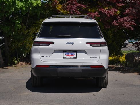 Used 2023 Jeep Grand Cherokee L Laredo AWD/4WD image 22