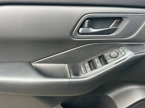 Certified 2025 Nissan Rogue S image 11