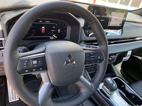 New 2026 Mitsubishi Outlander SEL Black Edition AWD/4WD image 12