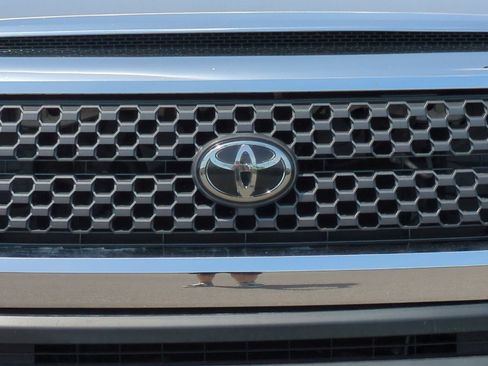 Used 2018 Toyota Tundra SR5 AWD/4WD image 41