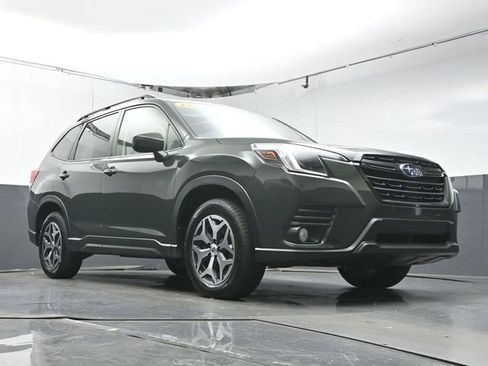 Used 2023 Subaru Forester Premium AWD/4WD image 34