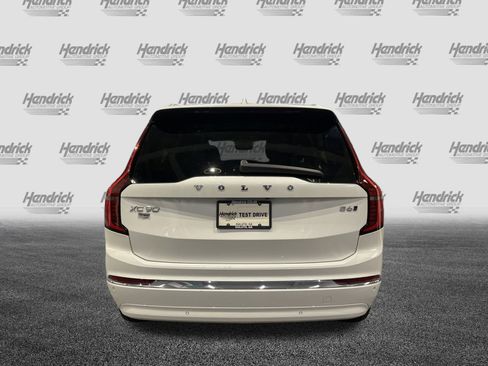 Used 2025 Volvo XC90 B6 Plus image 9