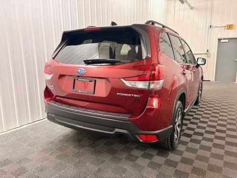 Used 2024 Subaru Forester Premium image 23