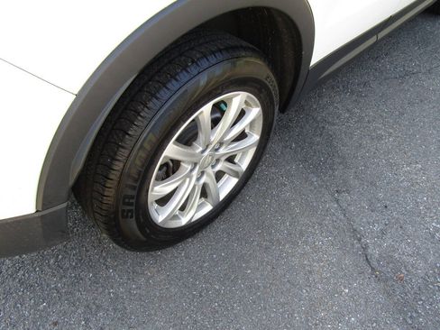 Used 2019 Cadillac XT4 Luxury AWD/4WD image 23