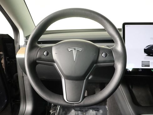 Used 2023 Tesla Model 3 Standard Range RWD image 39
