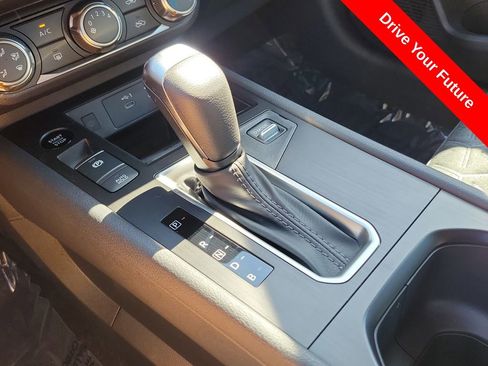 Used 2025 Nissan Kicks SV FWD image 17