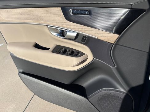 New 2026 Volvo XC90 B5 Ultra w/ Protection Package Premier image 18