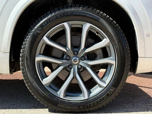 Used 2018 Volvo XC90 T6 Momentum w/ Convenience Package AWD/4WD image 25