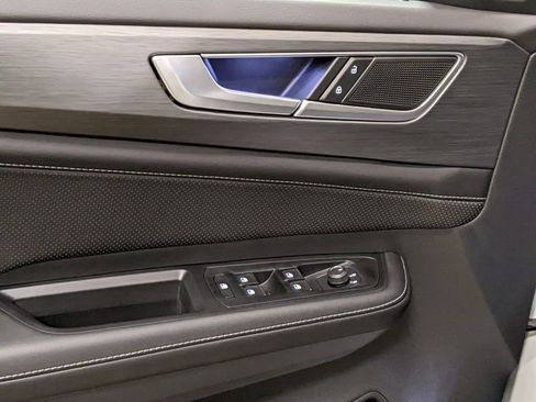 New 2026 Volkswagen Atlas Cross Sport SE image 9