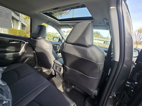 Used 2025 Toyota RAV4 XLE Premium image 16