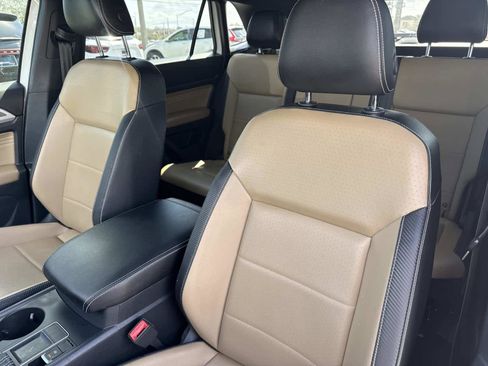 Used 2022 Volkswagen Atlas Cross Sport SE image 19