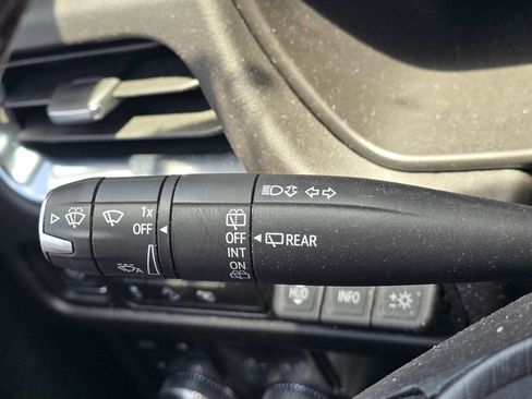 Used 2024 GMC Yukon XL AT4 w/ Technology Package AWD/4WD image 20