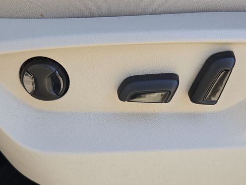 Used 2019 Volkswagen Atlas SE w/ Towing Package AWD/4WD image 17