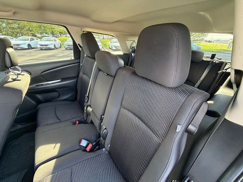 Used 2018 Dodge Journey SE FWD image 8