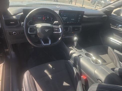 Used 2024 Ford Mustang Convertible RWD image 7