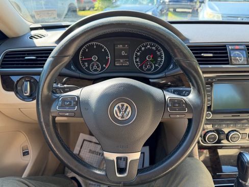 Used 2014 Volkswagen Passat TDI SEL Premium FWD image 13