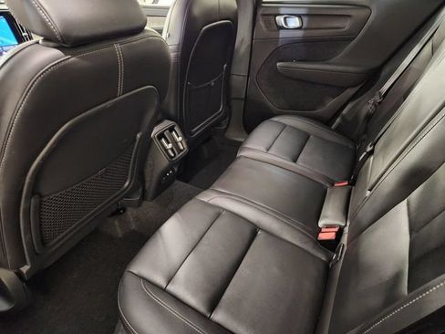 Certified 2026 Volvo XC40 B5 Plus AWD/4WD image 30