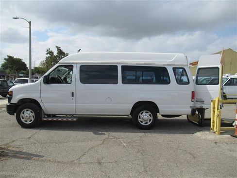 Used 2014 Ford E-250 and Econoline 250 Extended w/ Power Group image 5
