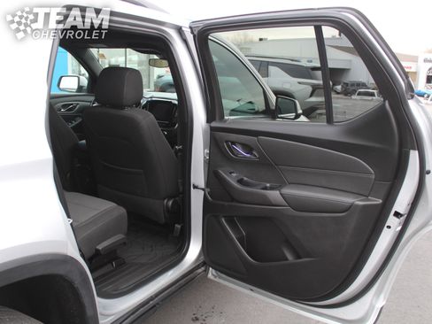 Used 2022 Chevrolet Traverse LT w/ LPO, Floor Liner Package image 24