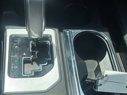Used 2019 Toyota Tundra SR5 AWD/4WD image 14
