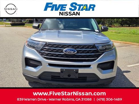 Used 2022 Ford Explorer XLT RWD image 2