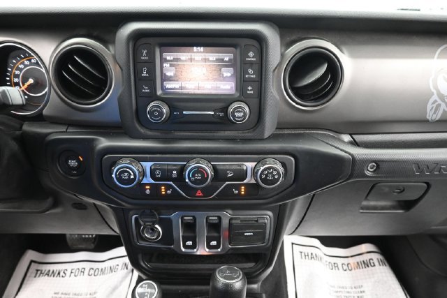 Used 2020 Jeep Wrangler Sport AWD/4WD image 16