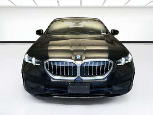Used 2024 BMW 530i RWD image 2