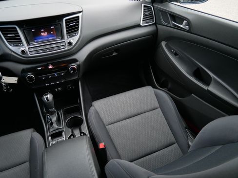 Used 2017 Hyundai Tucson SE FWD image 11