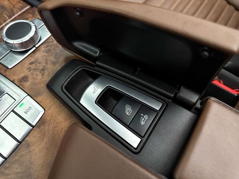 Used 2013 Mercedes-Benz SL 550 image 29