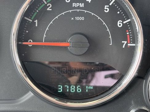 Used 2016 Jeep Wrangler Unlimited Sahara image 13