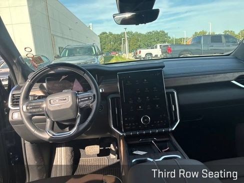 Used 2026 GMC Acadia Denali Ultimate FWD image 13
