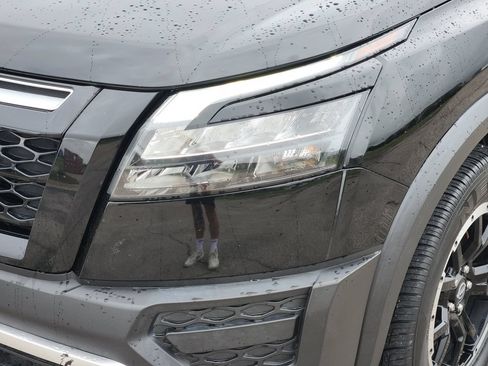 Used 2023 Nissan Pathfinder Rock Creek AWD/4WD image 5