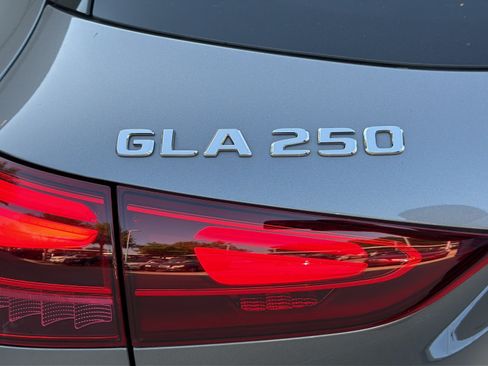 Certified 2025 Mercedes-Benz GLA 250 image 30