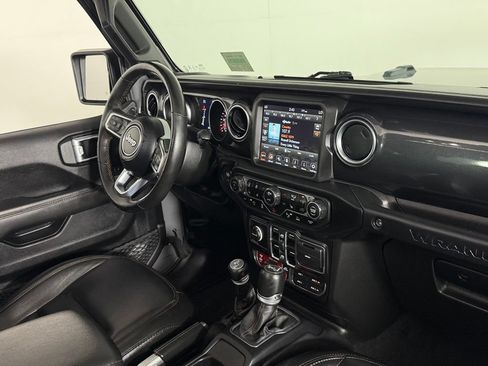 Used 2022 Jeep Wrangler Unlimited Rubicon w/ Trailer Tow Package AWD/4WD image 35