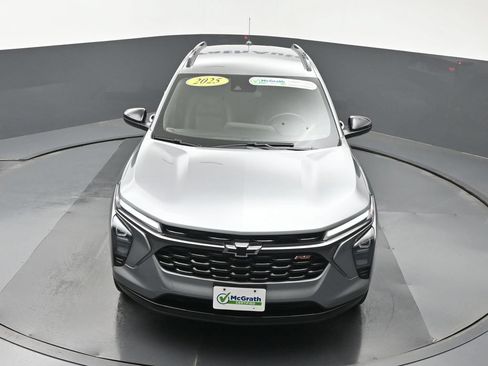 Used 2025 Chevrolet Trax RS w/ Driver Confidence Package FWD image 27