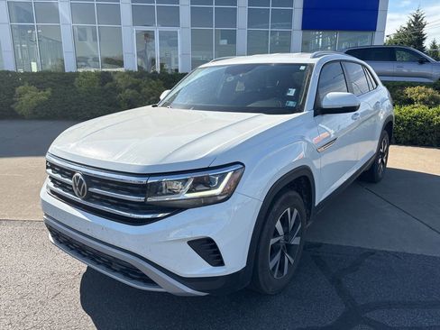 Used 2020 Volkswagen Atlas Cross Sport SE AWD/4WD image 2