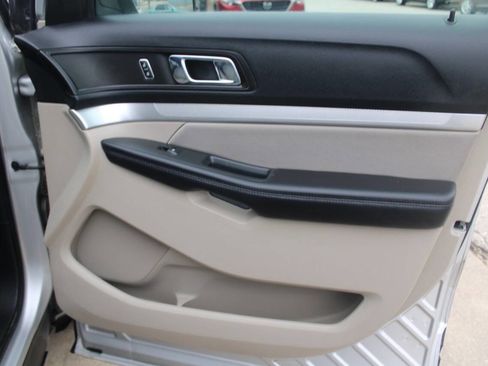 Used 2018 Ford Explorer 4WD image 12