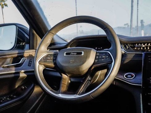 Certified 2024 Jeep Grand Cherokee L Limited w/ Luxury Tech Group II image 51