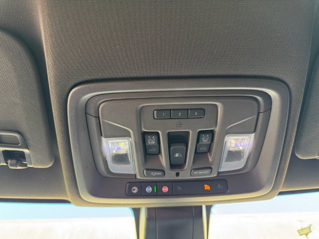Used 2023 GMC Sierra 3500 Denali w/ Denali Ultimate Package AWD/4WD image 25