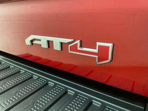 Used 2024 GMC Sierra 1500 AT4 w/ Technology Package AWD/4WD image 10