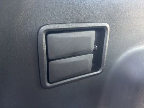 Used 2023 GMC Acadia SLE w/ Driver Convenience Package image 20