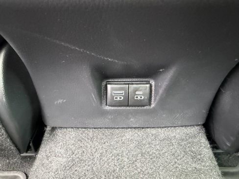 Used 2019 Jeep Compass Latitude FWD image 29