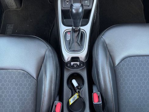 Used 2018 Jeep Compass Latitude FWD image 11