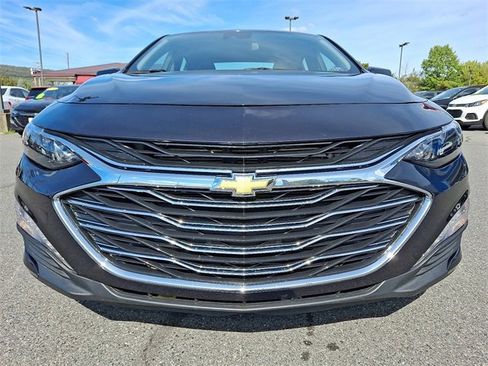 Used 2023 Chevrolet Malibu LT image 3